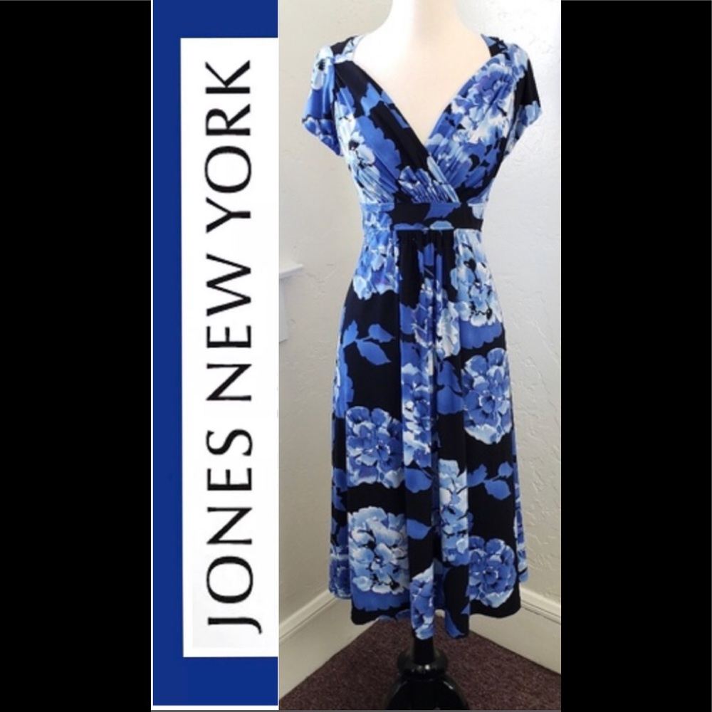 Jones New York Flared Dress Sz 6 Stretch🦋Gathered